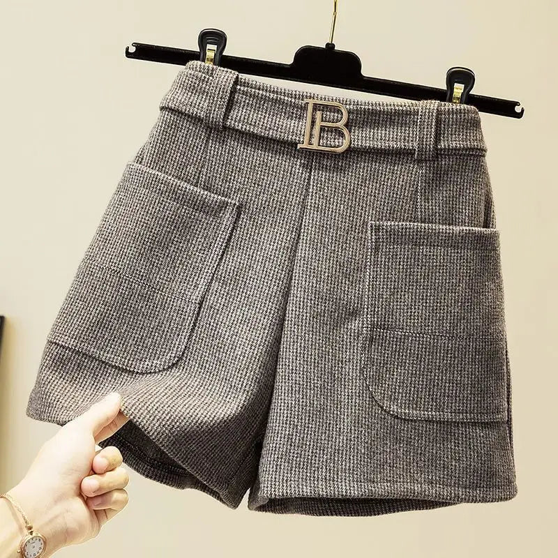 Simplicity Fashion Autumn New Woolen Women Plaid Zipper Pockets Korean Elegant Casual High Waist Loose A-line Wide Leg Shorts