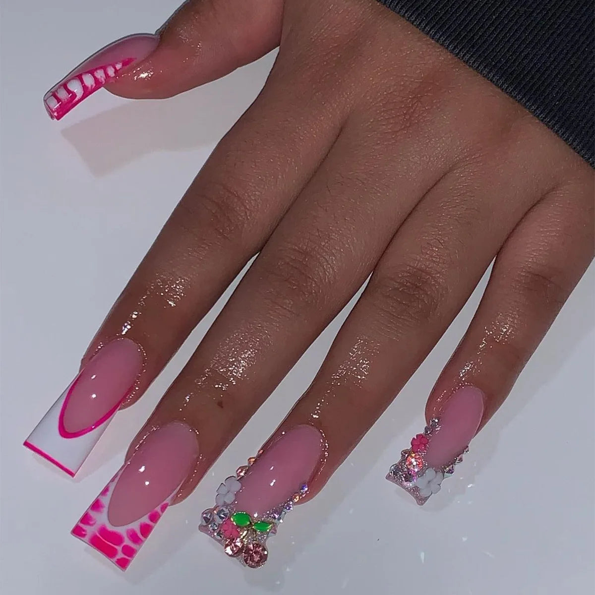 24Pcs French Fake Nails Pink Rhinestone Design False Nail Duckbill Shaped Wearable Manicure Full Cover Press on Nails for Women