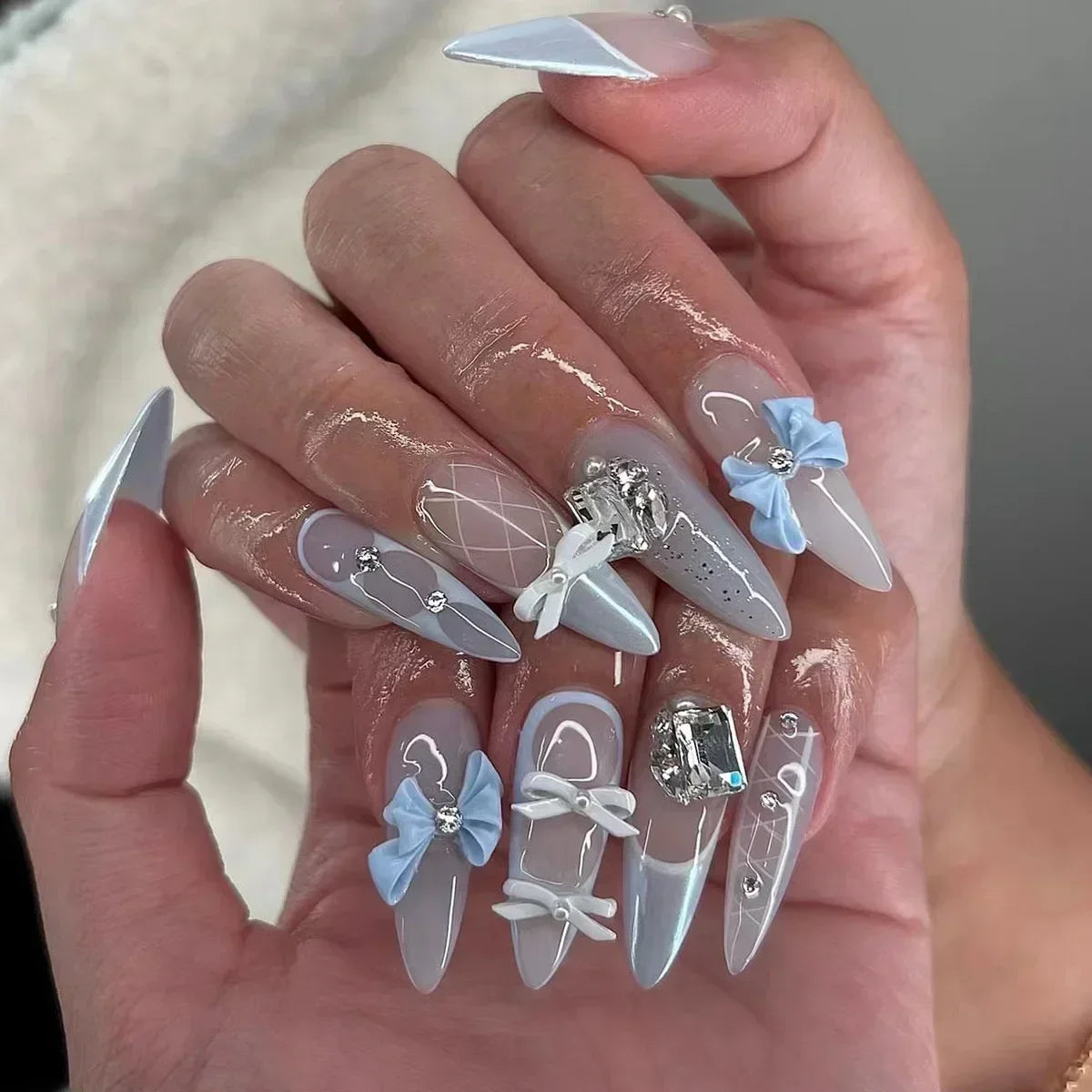 24Pcs Almond False Nails Cute Strawberries with French Design Simple White Wearable Fake Nails Decoration Press on Nail Tips Art