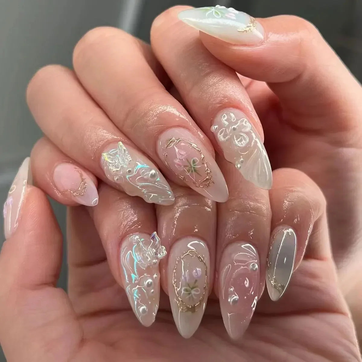 24Pcs Almond False Nails Cute Strawberries with French Design Simple White Wearable Fake Nails Decoration Press on Nail Tips Art