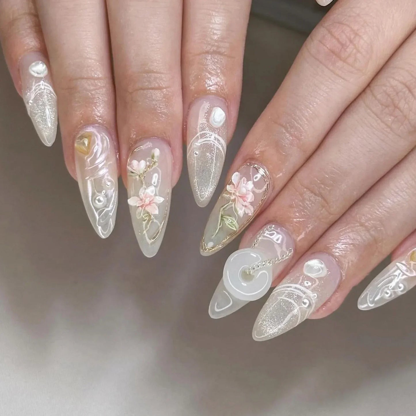 24Pcs Almond False Nails Cute Strawberries with French Design Simple White Wearable Fake Nails Decoration Press on Nail Tips Art