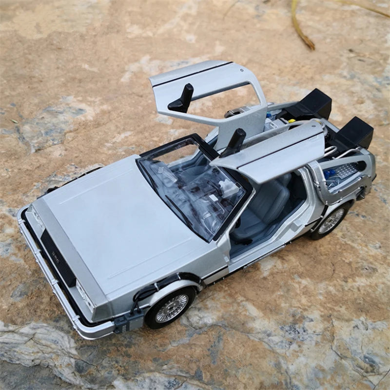 Welly 1:24 DMC-12 DeLorean Time Machine Back to the Future Car Model Diecast Metal Toy Car Model Simulation Collection Kids Gift