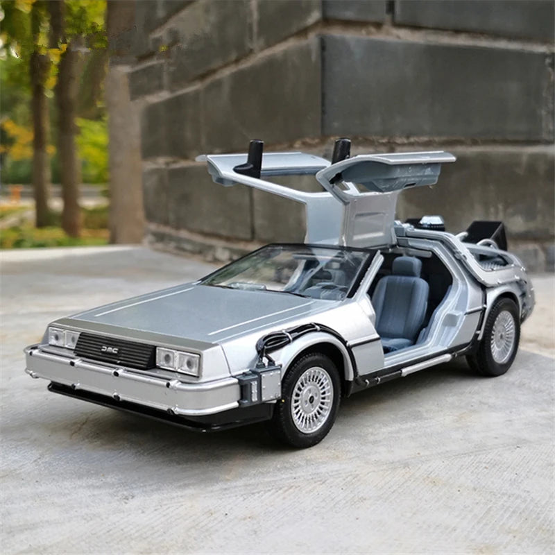 Welly 1:24 DMC-12 DeLorean Time Machine Back to the Future Car Model Diecast Metal Toy Car Model Simulation Collection Kids Gift
