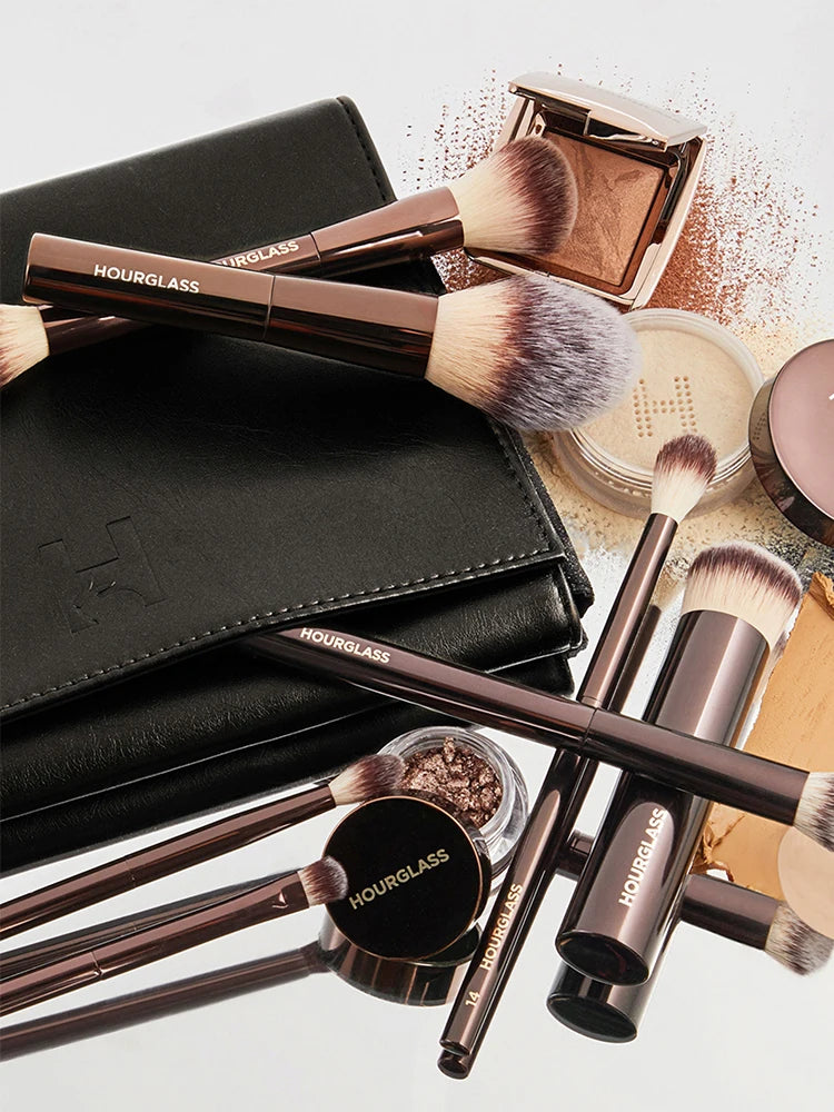 HOURGLASS Vegan brush travel brush set includes 7 brushes for the eye and face with a bag gift box packaging