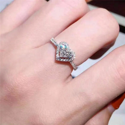 Huitan Fashion Luxury Heart Rings Women Inlaid Dazzling Cubic Zirconia Elegant Wedding Accessories Daily Wearable Trendy Jewelry