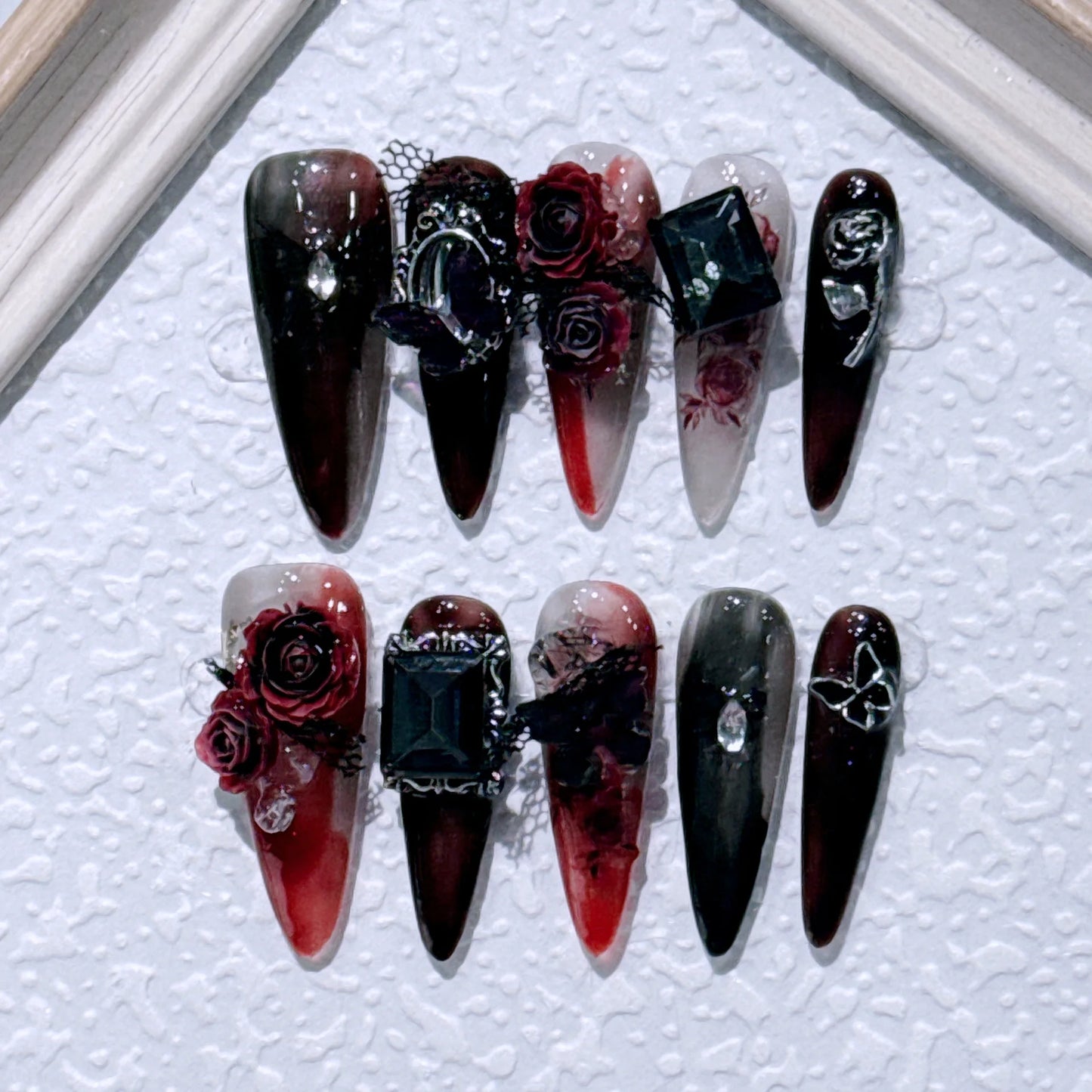 10pcs Handmade Long Pointed Press on Nails 3D Black Red Rose Crystal Design Fake Nail Patch European Heavy Metal False Nail Tips