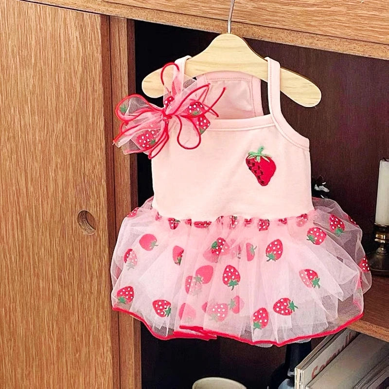 Summer Strawberry Dress for Dog Pet Clothing Dog Suspender Skirt Dog Clothes Cats Puppy Print Cute Dog Mesh Dress Pet Supplies