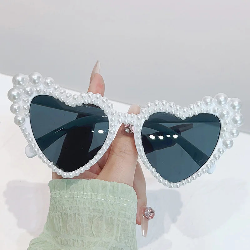 2025 Fashion Large Frame Heart Designer Sunglasses Pearl-set Personality Beach Just Married Sunglasses Bridesmaid Gift UV400