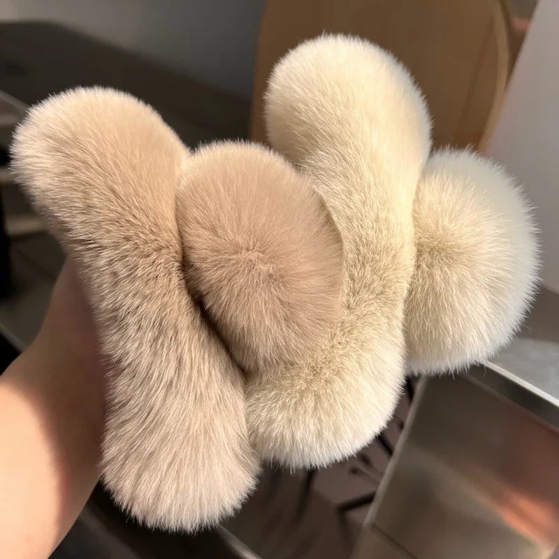 New Winter Faux Fur Hair Claw Elegant Acrylic Hairpins Plush Hair Clip Barrette Crab Headwear for Women Girls Hair Accessories