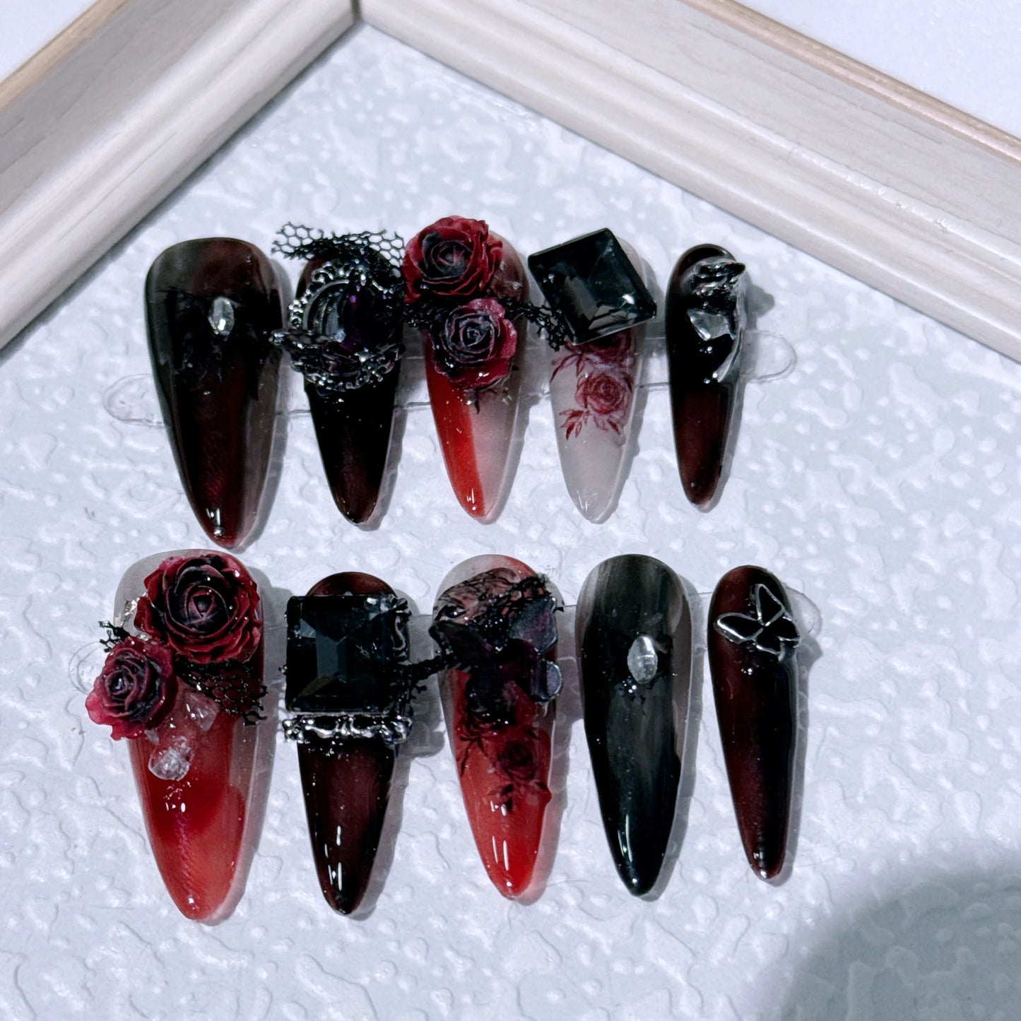 10pcs Handmade Long Pointed Press on Nails 3D Black Red Rose Crystal Design Fake Nail Patch European Heavy Metal False Nail Tips