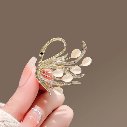 1PCS New Tulip Flower Golden Brooch Elegant Design Sense Rose White Stone Jewelry