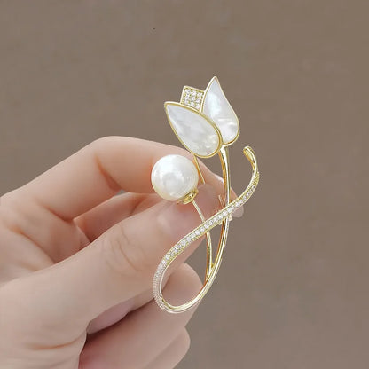 1PCS New Tulip Flower Golden Brooch Elegant Design Sense Rose White Stone Jewelry