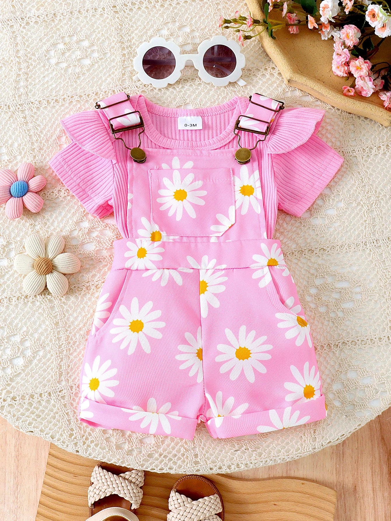 2PCS Summer New Sweet And Cute Girls And Babies Solid Color Short-Sleeved Top + Pink Love Printed Suspender Shorts