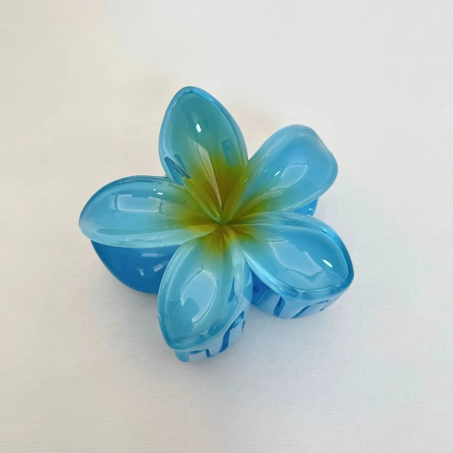 Flower Crab Hair Clips for Women Plumeria Barrettes Large Hair Claw for Thin/Thick Beach Hair Accessories for Girls 8cm