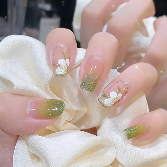 24Pcs New White Daisy Fake Nails Short Simple Detachable Wearable Armor Wearing Reusable False Nails Ballerina Press on Nail Set