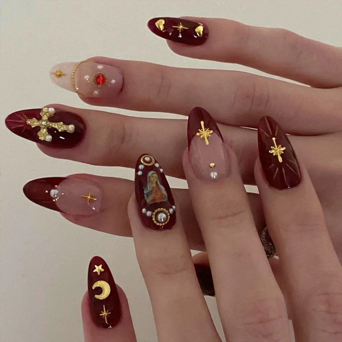 2024 New Ramadan Style False Nails with Gold Moon Star Design Almond Red French Fake Nail Patch Full Cover Detachable Manicure