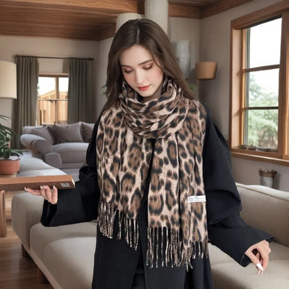 Retro Leopard Scarf Women's Autumn Winter Classic Tassel Shawl 2025 Hot Warmth Sexiness