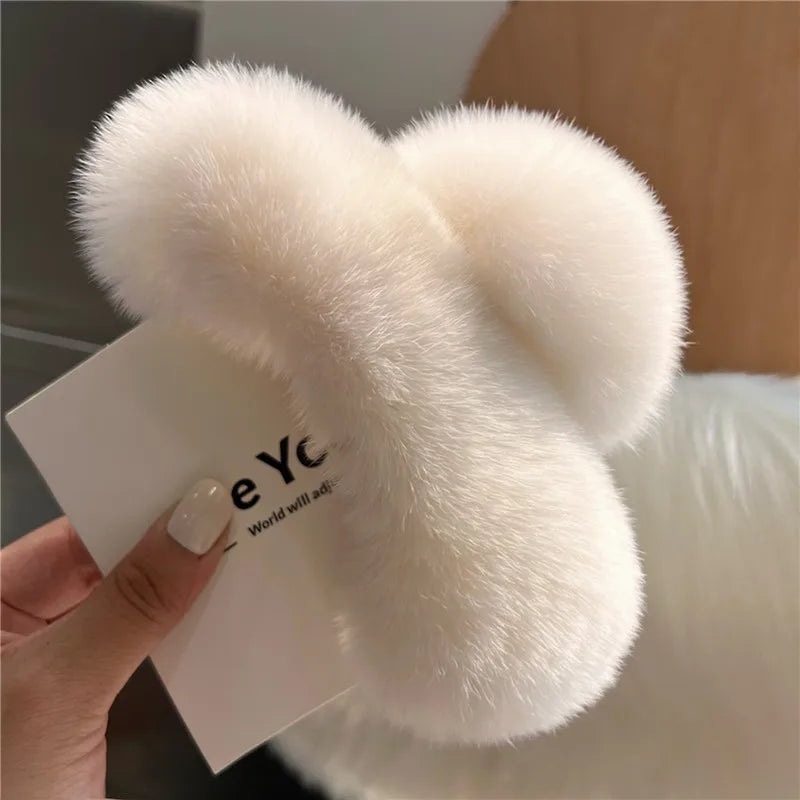 New Winter Faux Fur Hair Claw Elegant Acrylic Hairpins Plush Hair Clip Barrette Crab Headwear for Women Girls Hair Accessories