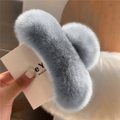 New Winter Faux Fur Hair Claw Elegant Acrylic Hairpins Plush Hair Clip Barrette Crab Headwear for Women Girls Hair Accessories