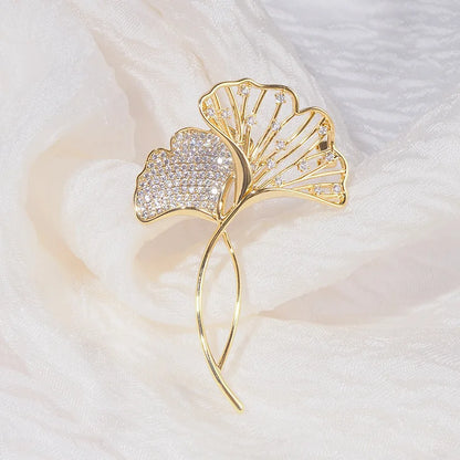 1PCS New Tulip Flower Golden Brooch Elegant Design Sense Rose White Stone Jewelry