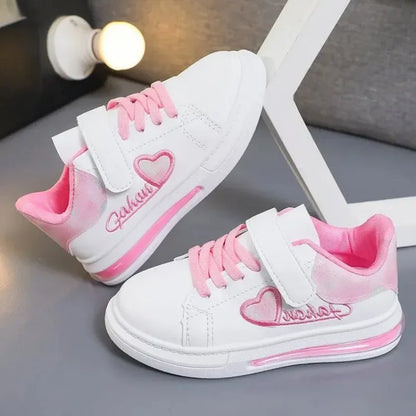 Girls Casual Shoes Kids Skate Shoes White School Sneakers Children's Sports Running Shoes with Heart Love Embroidery Sweet Soft