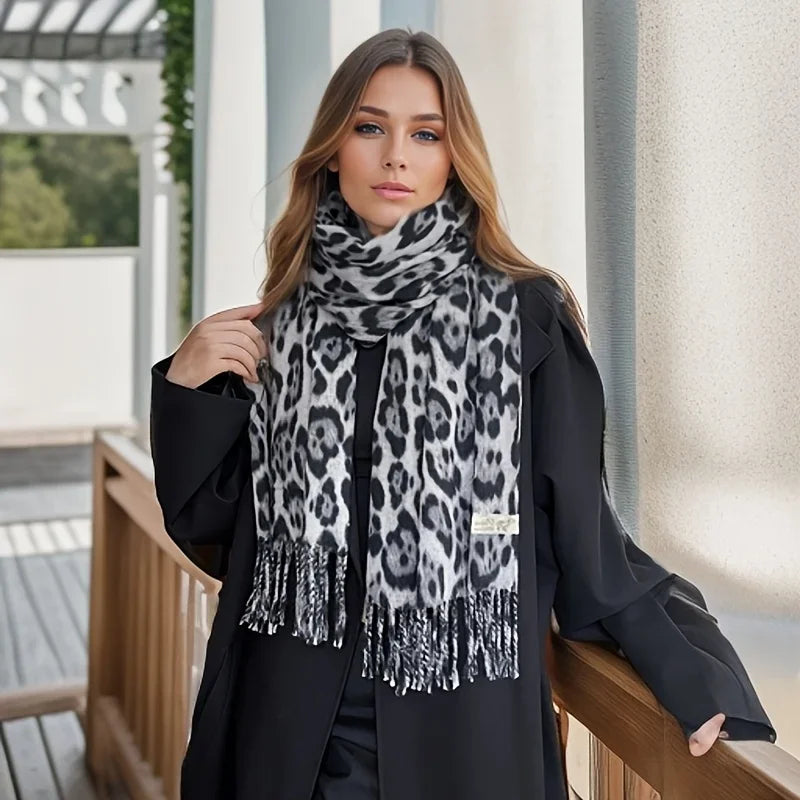 Retro Leopard Scarf Women's Autumn Winter Classic Tassel Shawl 2025 Hot Warmth Sexiness