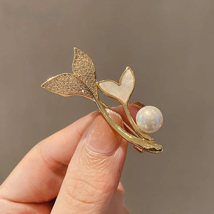 1PCS New Tulip Flower Golden Brooch Elegant Design Sense Rose White Stone Jewelry