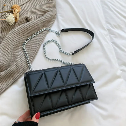 Fashionable and trendy women's crossbody bag