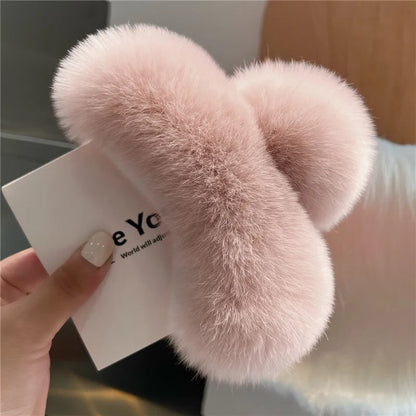 New Winter Faux Fur Hair Claw Elegant Acrylic Hairpins Plush Hair Clip Barrette Crab Headwear for Women Girls Hair Accessories