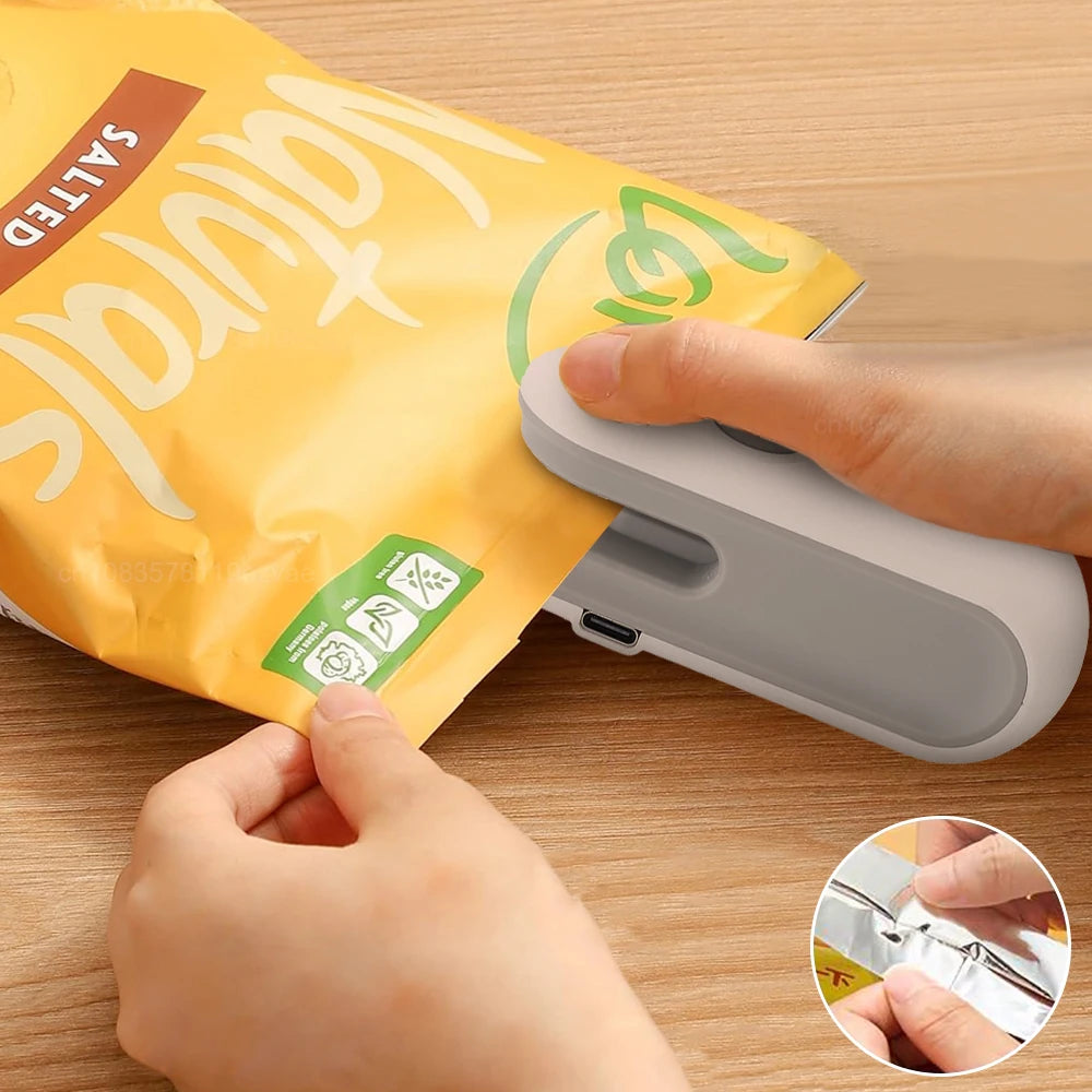 Mini Heat Bag Sealing Machine Plastic Bag Sealer Package Sealer Food Sealer Clip Bag Handheld Sealer Food Packaging Heat Sealer