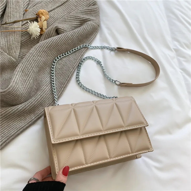 Fashionable and trendy women's crossbody bag