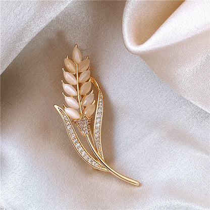 1PCS New Tulip Flower Golden Brooch Elegant Design Sense Rose White Stone Jewelry