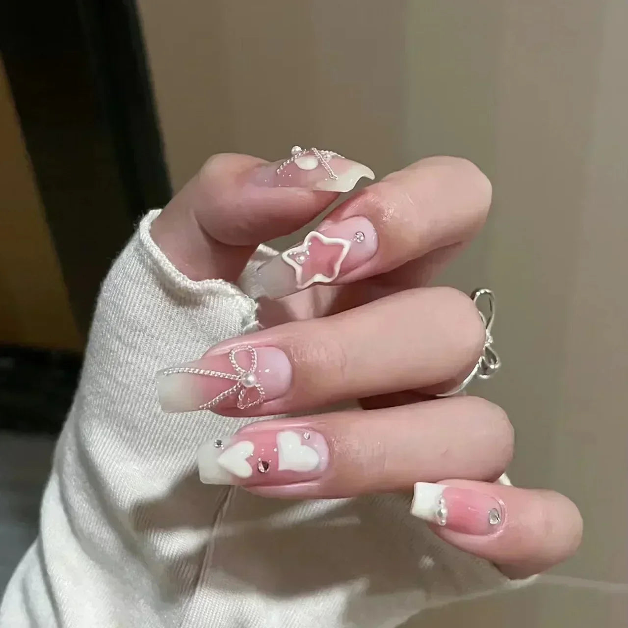 10pcs Gradient Pink Fake Nail With 3D Moon Heart Diamond Design m