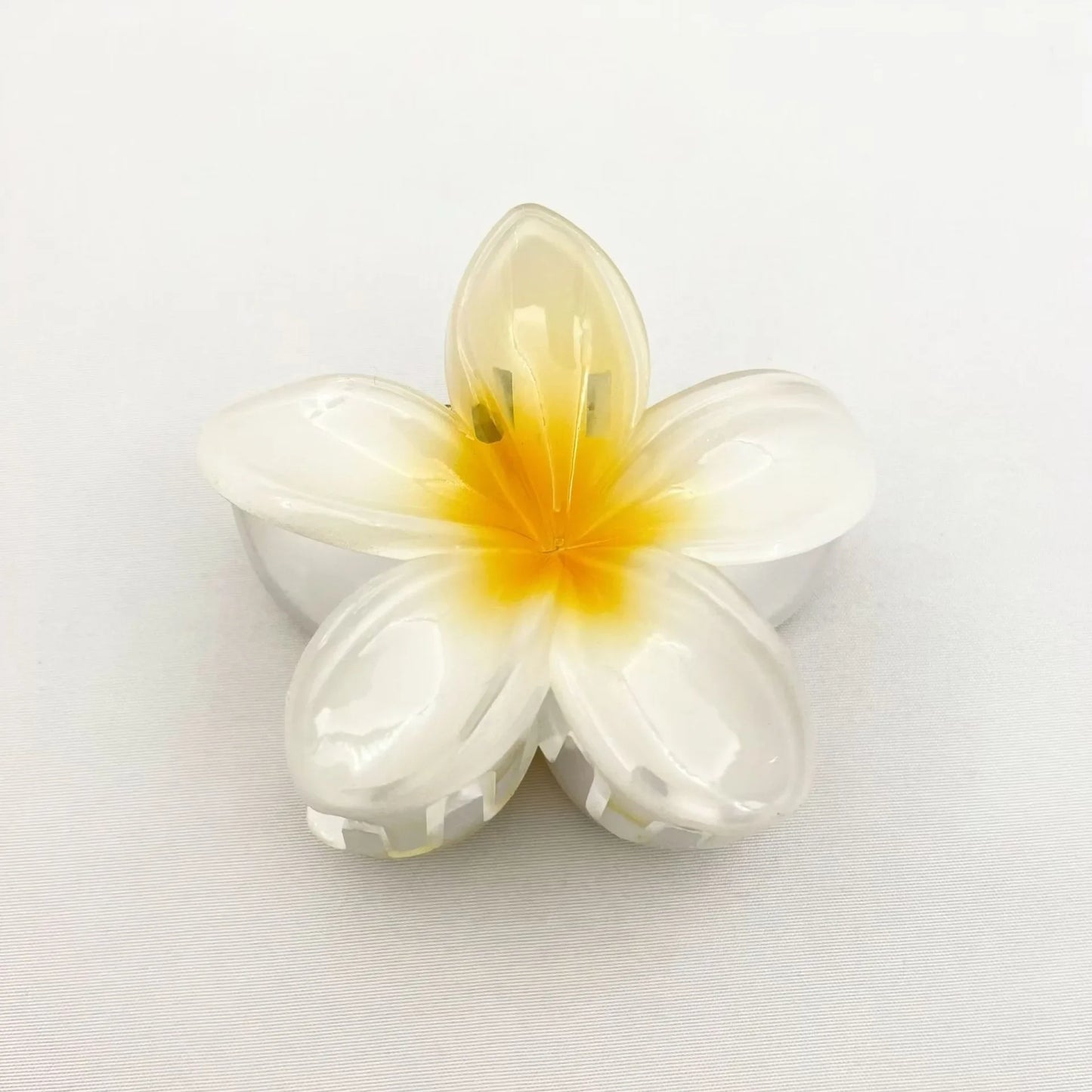 Flower Crab Hair Clips for Women Plumeria Barrettes Large Hair Claw for Thin/Thick Beach Hair Accessories for Girls 8cm